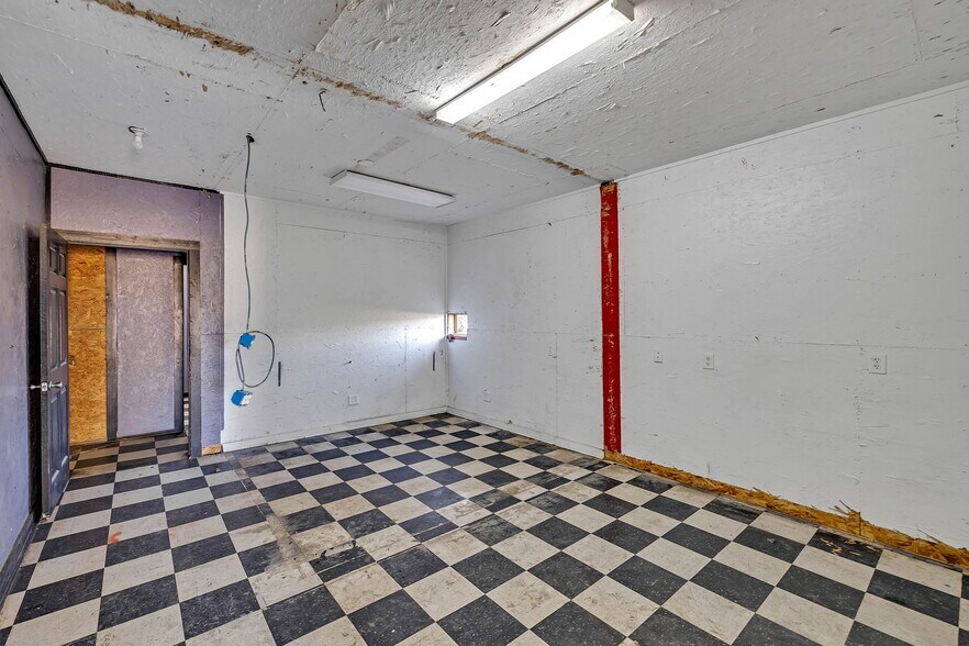 More Photos Of 11211 S US Highway 181, San Antonio Warehouse For Sale