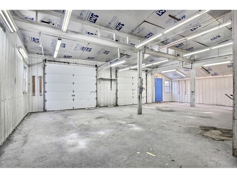 More Photos Of 19560 Burnham Ave, Lynwood Auto Repair For Sale