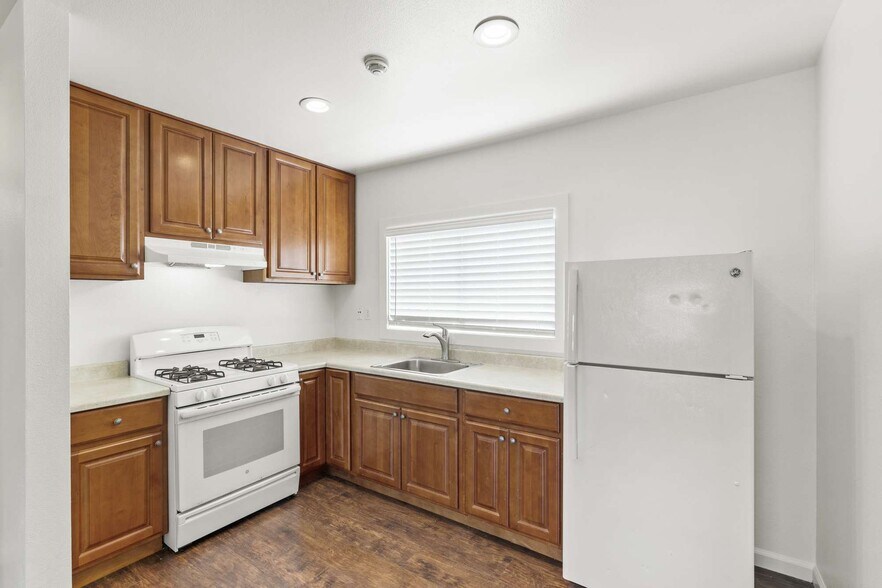 More Photos Of 1015 S A St, Santa Rosa Apartments For Sale