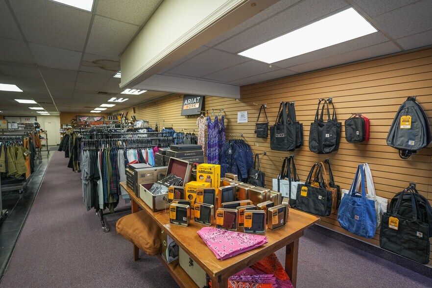 More Photos Of 418 Delaware Ave, Palmerton Storefront For Sale