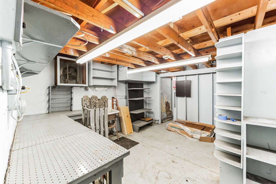 More Photos Of 65 E Fayette St, Uniontown Showroom For Sale