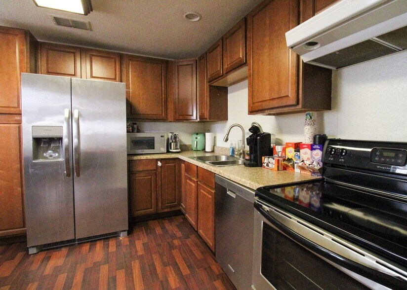 More Photos Of 7007 Farm to Market 846, Knott Office For Sale