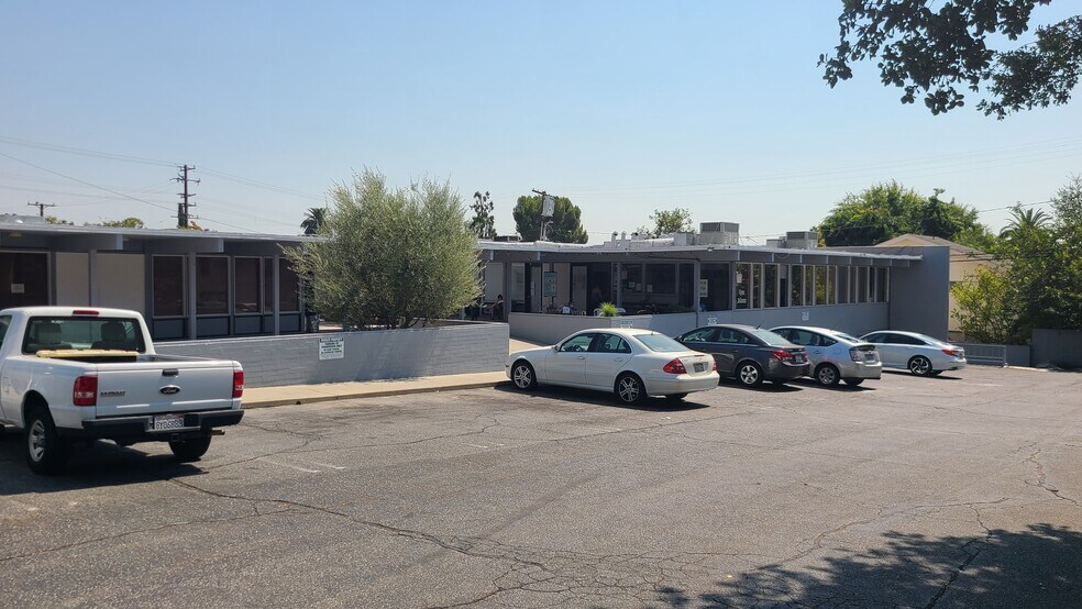 More Photos Of 370 W Sierra Madre Blvd, Sierra Madre Storefront For Lease