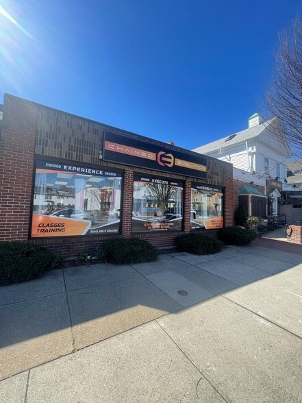Primary Photo Of 500-502 Main St, Waltham Storefront Retail Residential For Lease