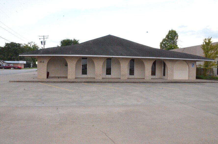 More Photos Of 212 E Houston St, Cleveland Office For Lease