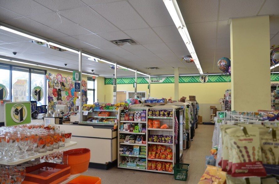 More Photos Of 8232-8254 White Oak Ave, Northridge Freestanding For Sale