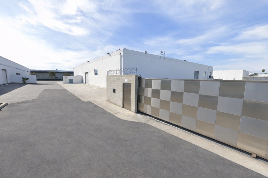 More Photos Of 3031 Fujita St, Torrance Warehouse For Lease