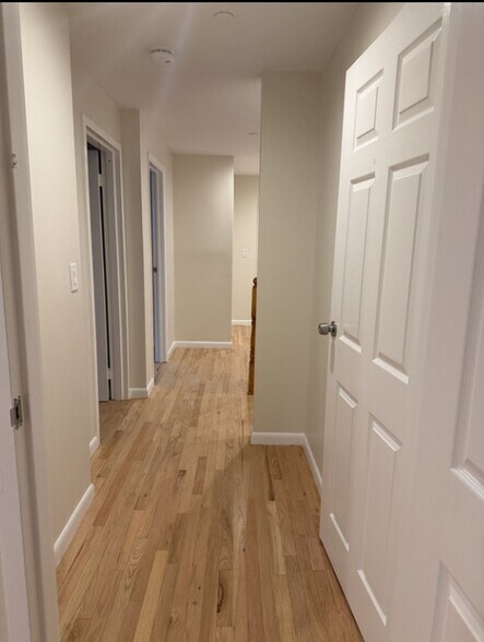 More Photos Of 11882 Metropolitan Ave, Kew Gardens Office For Sale