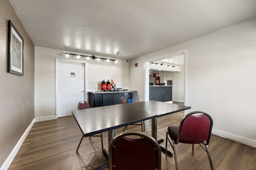 More Photos Of 108 FM 1821, Mineral Wells Hotel For Sale