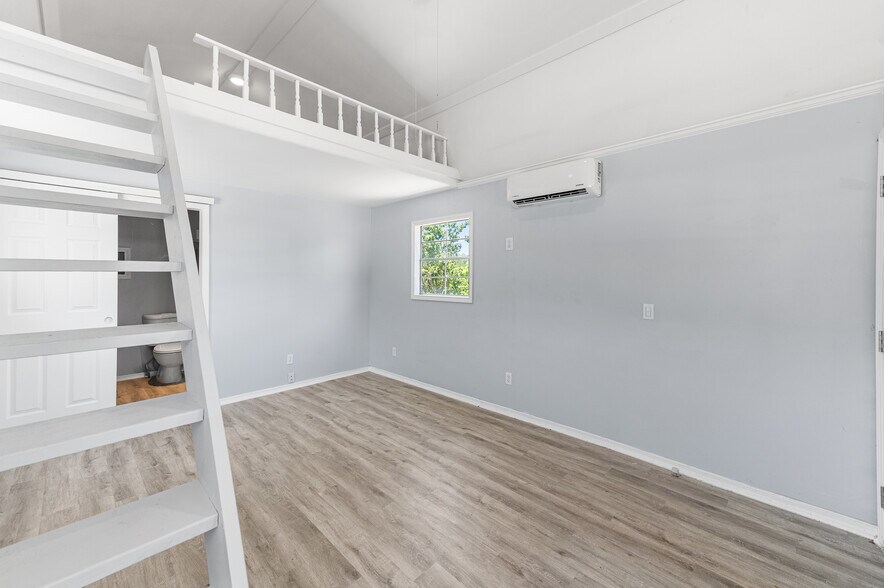 More Photos Of 9130 Rebecca Creek Rd, Spring Branch Specialty For Sale