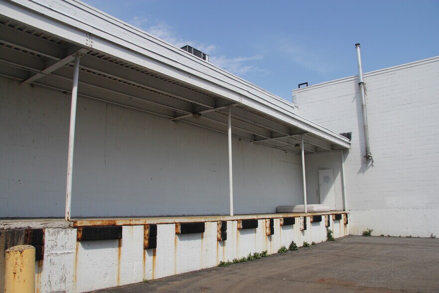 More Photos Of 405-443 Western Ave, South Portland Unknown For Lease