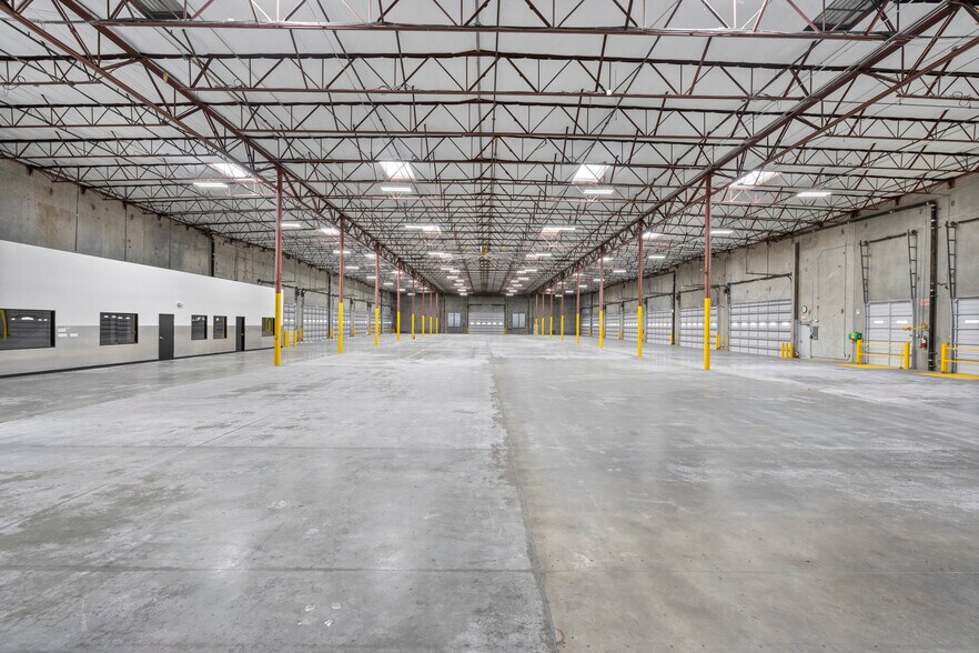 More Photos Of 2828 Junipero Ave, Signal Hill Distribution For Lease
