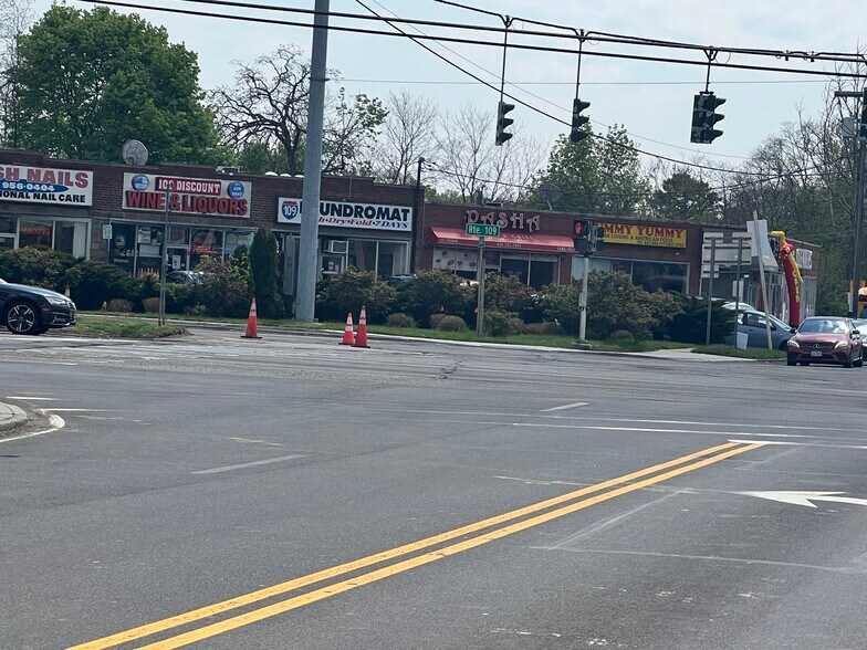 More Photos Of 1845-1849 Straight Path, Lindenhurst Freestanding For Lease