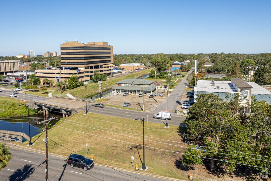 More Photos Of 1949-1955 Veterans Memorial Blvd, Metairie Office For Lease