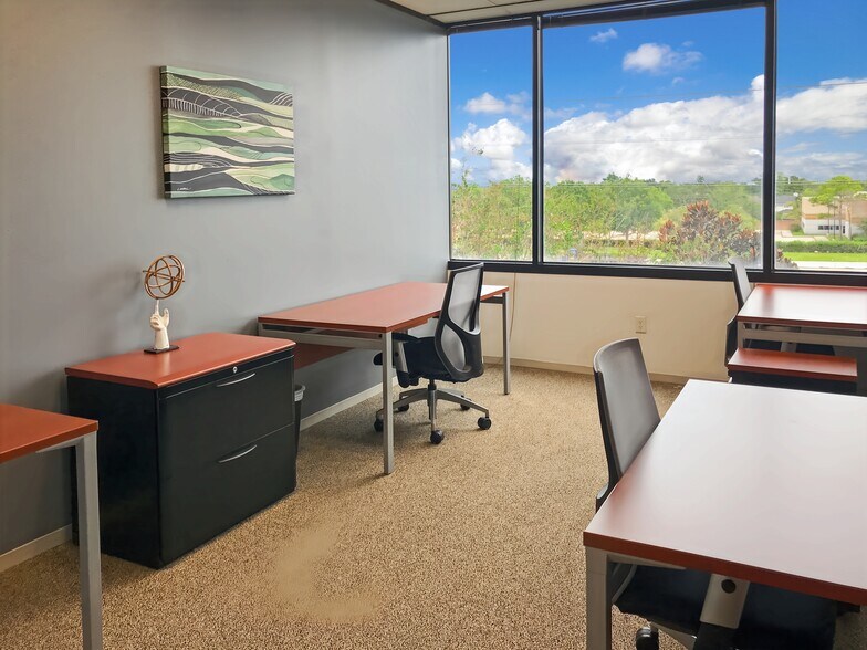 More Photos Of 14090 Southwest Fwy, Sugar Land Coworking Space