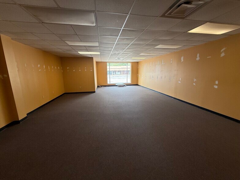 More Photos Of 49550-49560 Van Dyke Rd, Shelby Township Freestanding For Lease