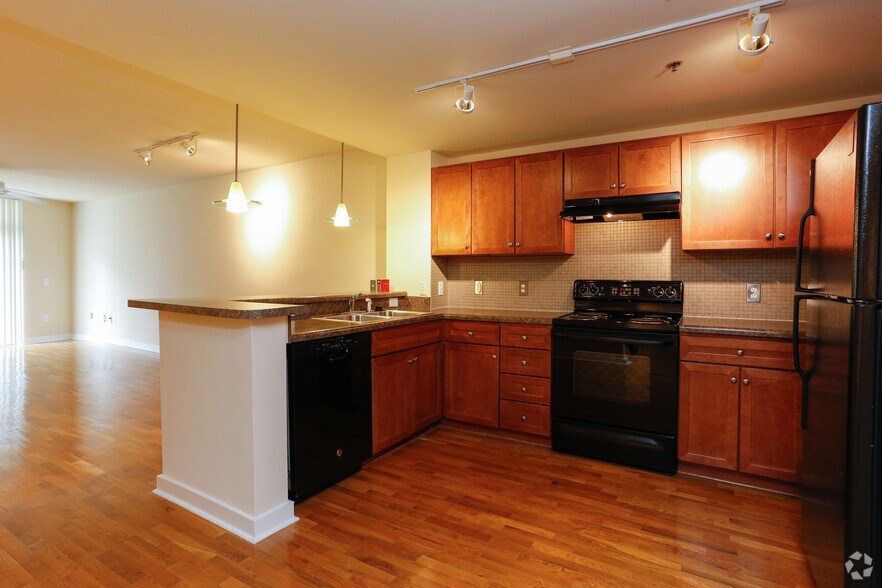 More Photos Of 120 N Cedar St, Charlotte Apartments For Lease