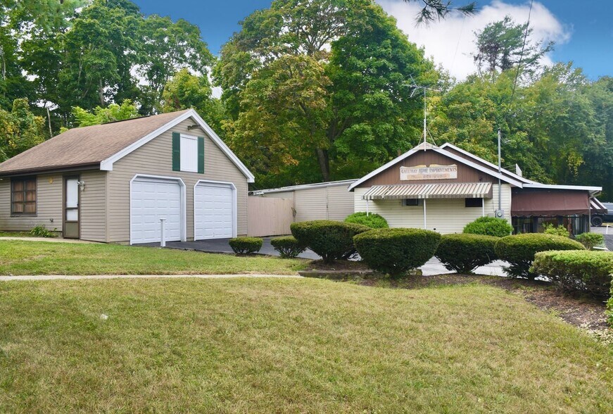 More Photos Of 2567 Cranberry Hwy, Wareham General Retail For Sale