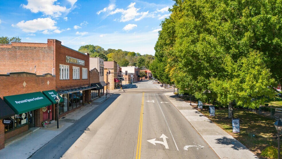 More Photos Of 700 Grove St, Loudon Office For Sale