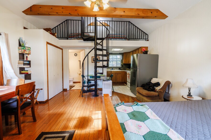 More Photos Of 215 E French Ave, Orange City Hospitality For Sale