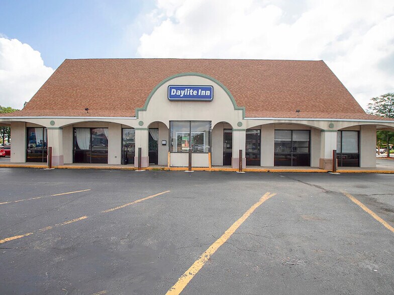 More Photos Of 2820 Cassopolis St, Elkhart Hospitality For Sale