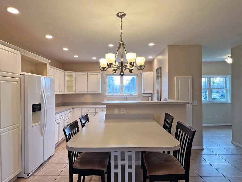 More Photos Of 3567 W 26th St, Erie Freestanding For Sale