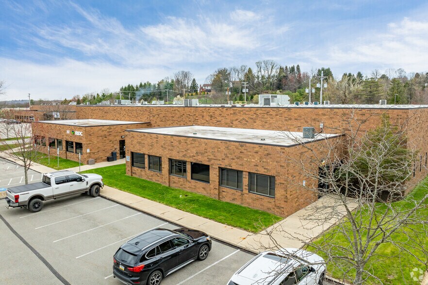 More Photos Of 267-271 Kappa Dr, Pittsburgh Research And Development For Lease