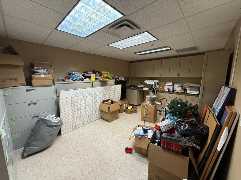 More Photos Of 6400 E Broad St, Columbus Medical For Sale