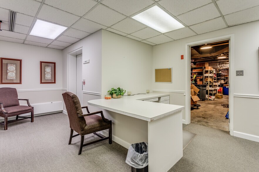 More Photos Of 20 S Stewart St, Winchester Medical For Sale