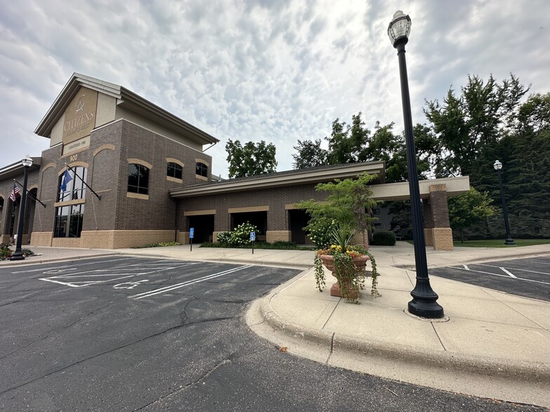 Primary Photo Of 900 6th St, Howard Lake Office For Lease