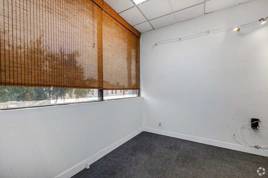 More Photos Of 8205 Santa Monica Blvd, West Hollywood General Retail For Lease