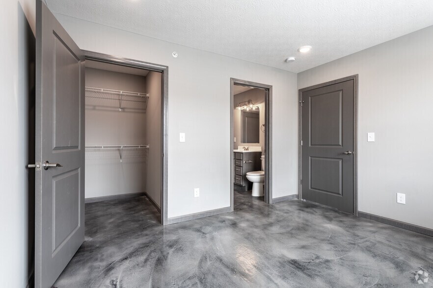 More Photos Of 1812 Bourbon St, Ashville Apartments For Sale