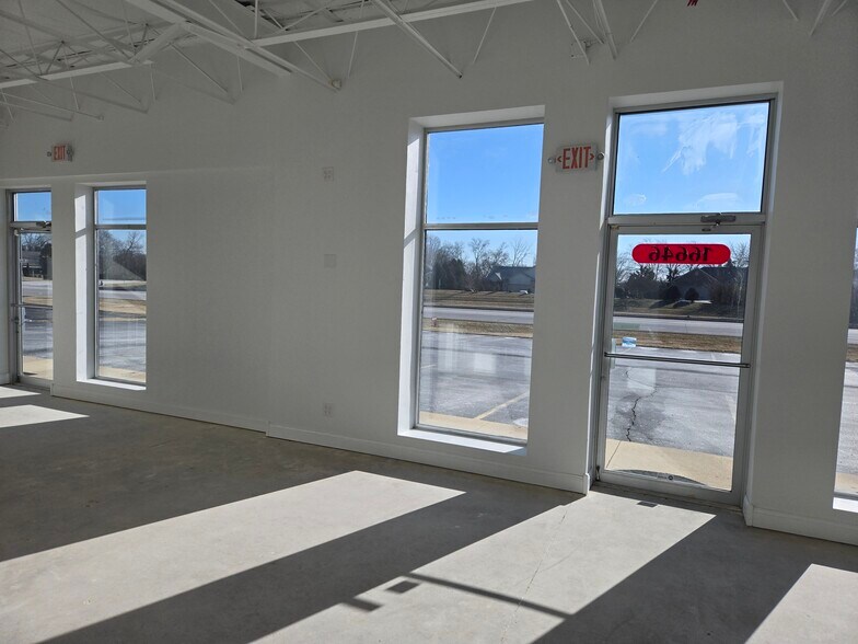 More Photos Of 16644-16646, New Berlin Medical For Lease
