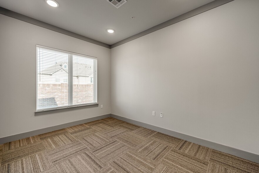 More Photos Of 1312 W Exchange Pky, Allen Medical For Lease