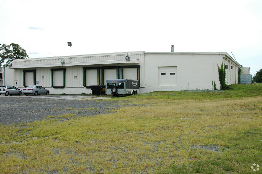 More Photos Of 83 S Putt Corners Rd, New Paltz Distribution For Sale