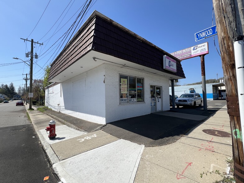 Primary Photo Of 1552 Dwight St, Holyoke Convenience Store For Sale