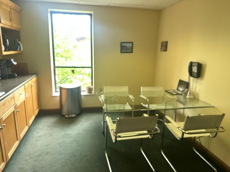 More Photos Of 708 McKnight Park Dr, Pittsburgh Office For Sale