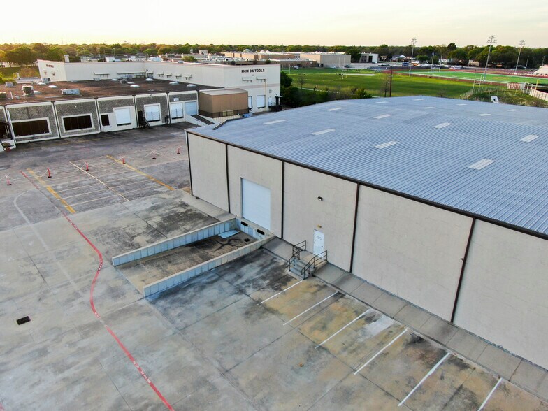 More Photos Of 10422 W Gulf Bank Rd, Houston Distribution For Lease
