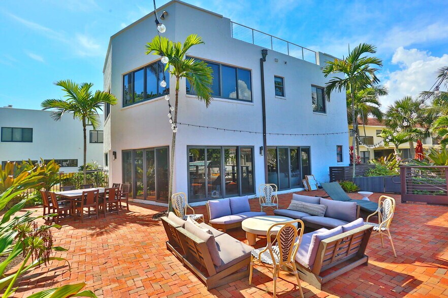 More Photos Of 1121 Bel Air Dr, Highland Beach Apartments For Sale