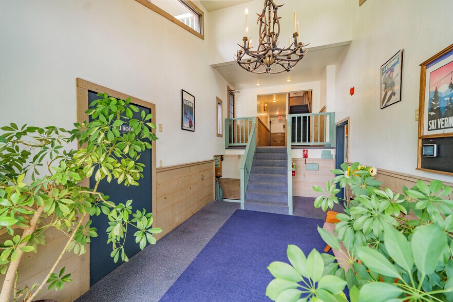 More Photos Of 6 Abroad Rd, West Dover Hotel For Sale