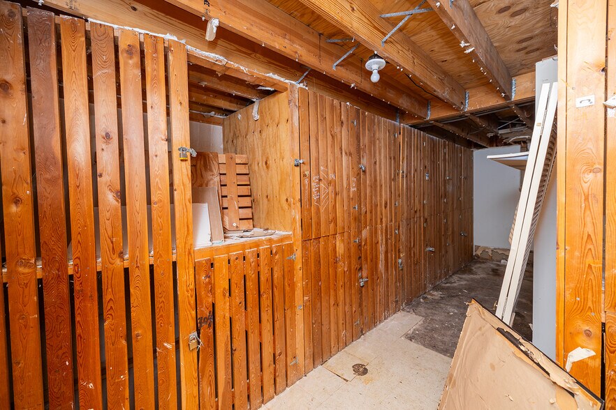 More Photos Of 2520 E Lincoln St, Wichita Apartments For Sale