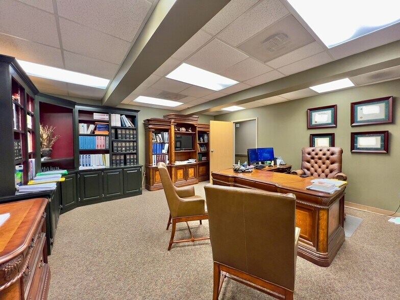 More Photos Of 364 New Byhalia Rd, Collierville Medical For Lease