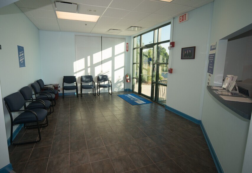 More Photos Of 3S517 Winfield Rd, Warrenville Medical For Lease