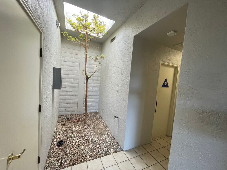 More Photos Of 117-121 Paul Dr, San Rafael Medical For Lease