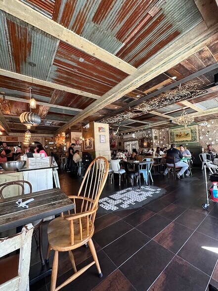 More Photos Of 3711 30th Ave, Astoria Storefront Retail Residential For Lease