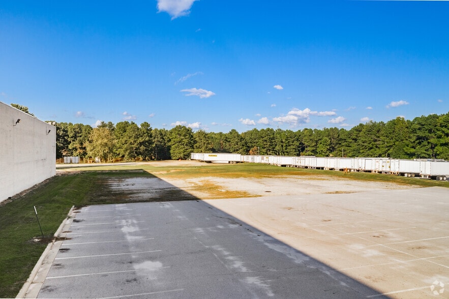 More Photos Of 605 Selig Dr SW, Atlanta Warehouse For Lease