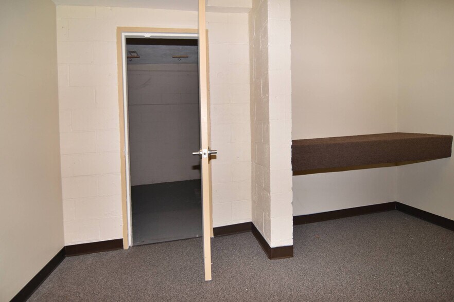 More Photos Of 862 Charles St, Providence Medical For Sale