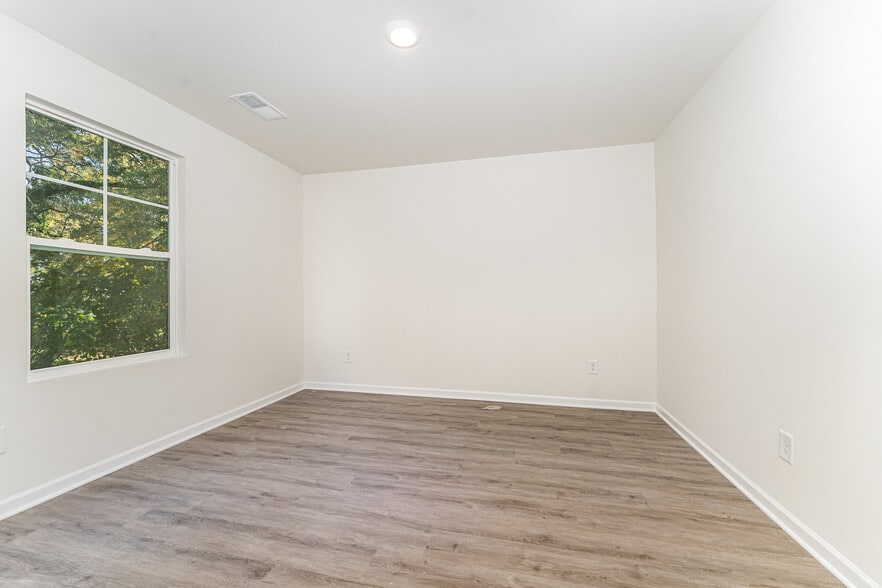 More Photos Of 711 Fairview St, High Point Multifamily For Sale