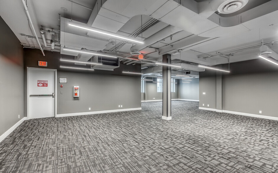More Photos Of 718 8th Ave SW, Calgary Office For Sale