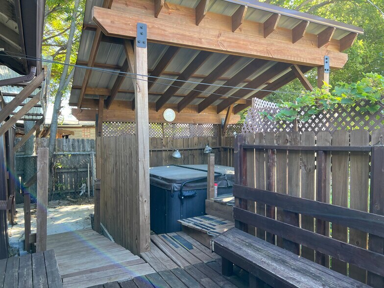 More Photos Of 804 S Bailey Ave, North Platte Flex For Sale